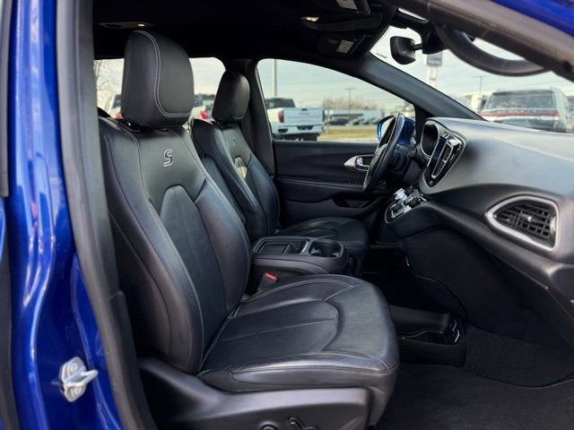 Used 2020 Chrysler Pacifica Touring-L w/ Advanced Safetytec Group image 16