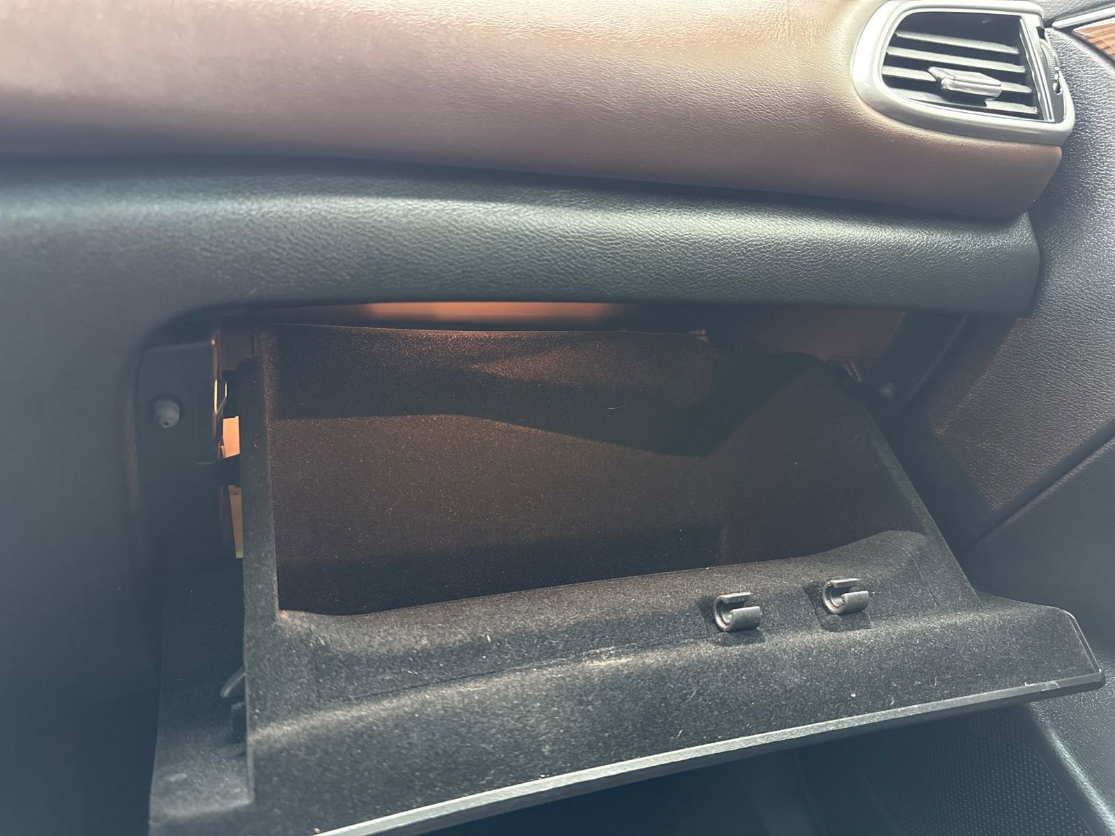 Used 2018 INFINITI QX30 Premium w/ Navigation Package AWD/4WD image 32