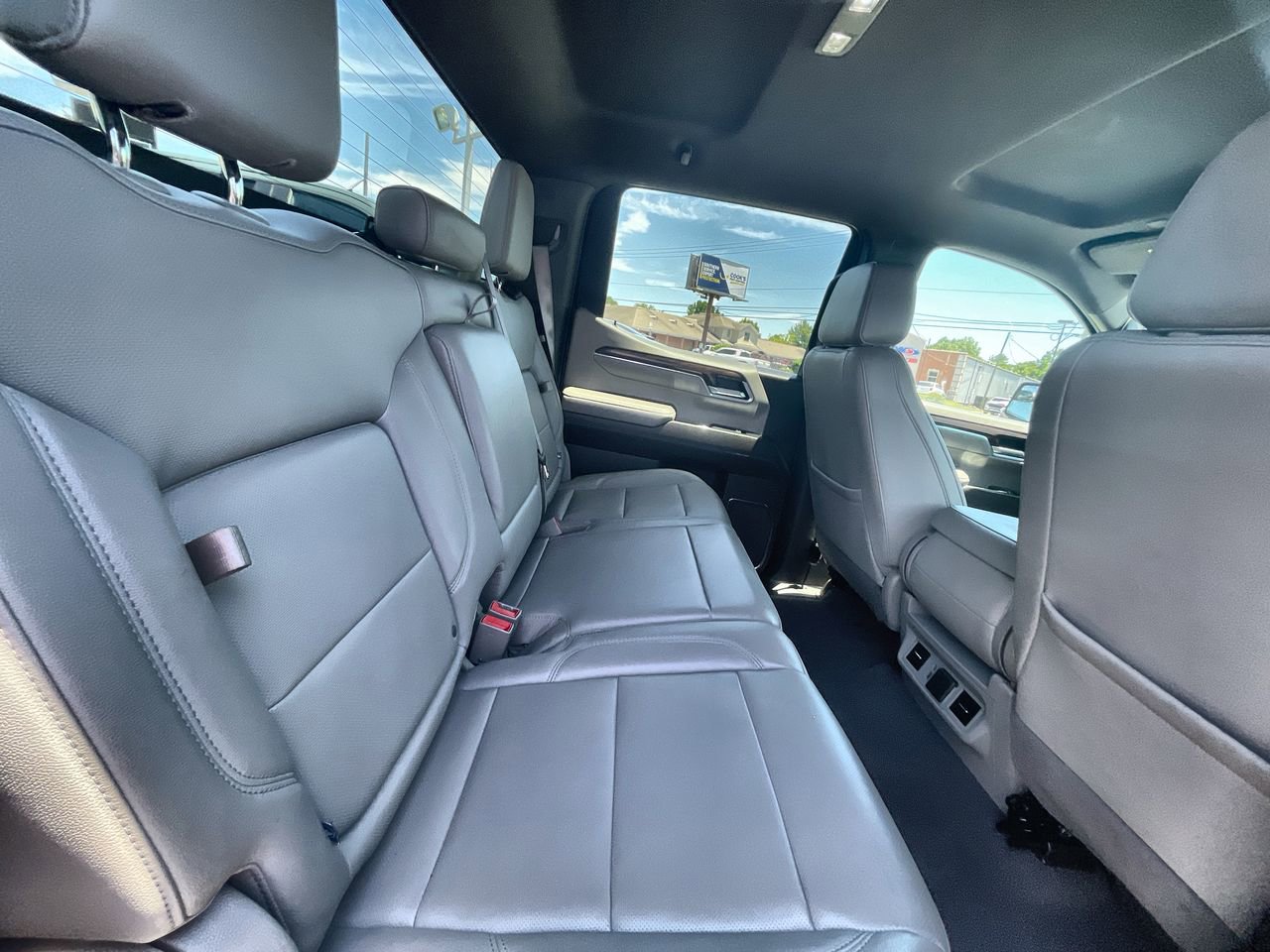 Used 2024 GMC Sierra 1500 SLT AWD/4WD image 26