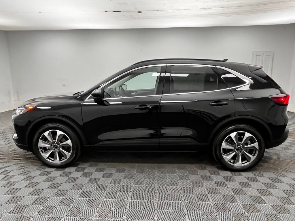 Used 2023 Ford Escape Platinum AWD/4WD image 13