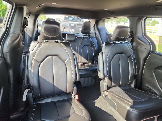 Used 2025 Chrysler Pacifica Select FWD image 31