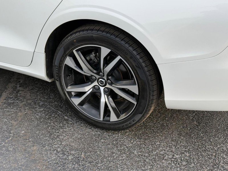 Certified 2024 Volvo S60 B5 Core image 8