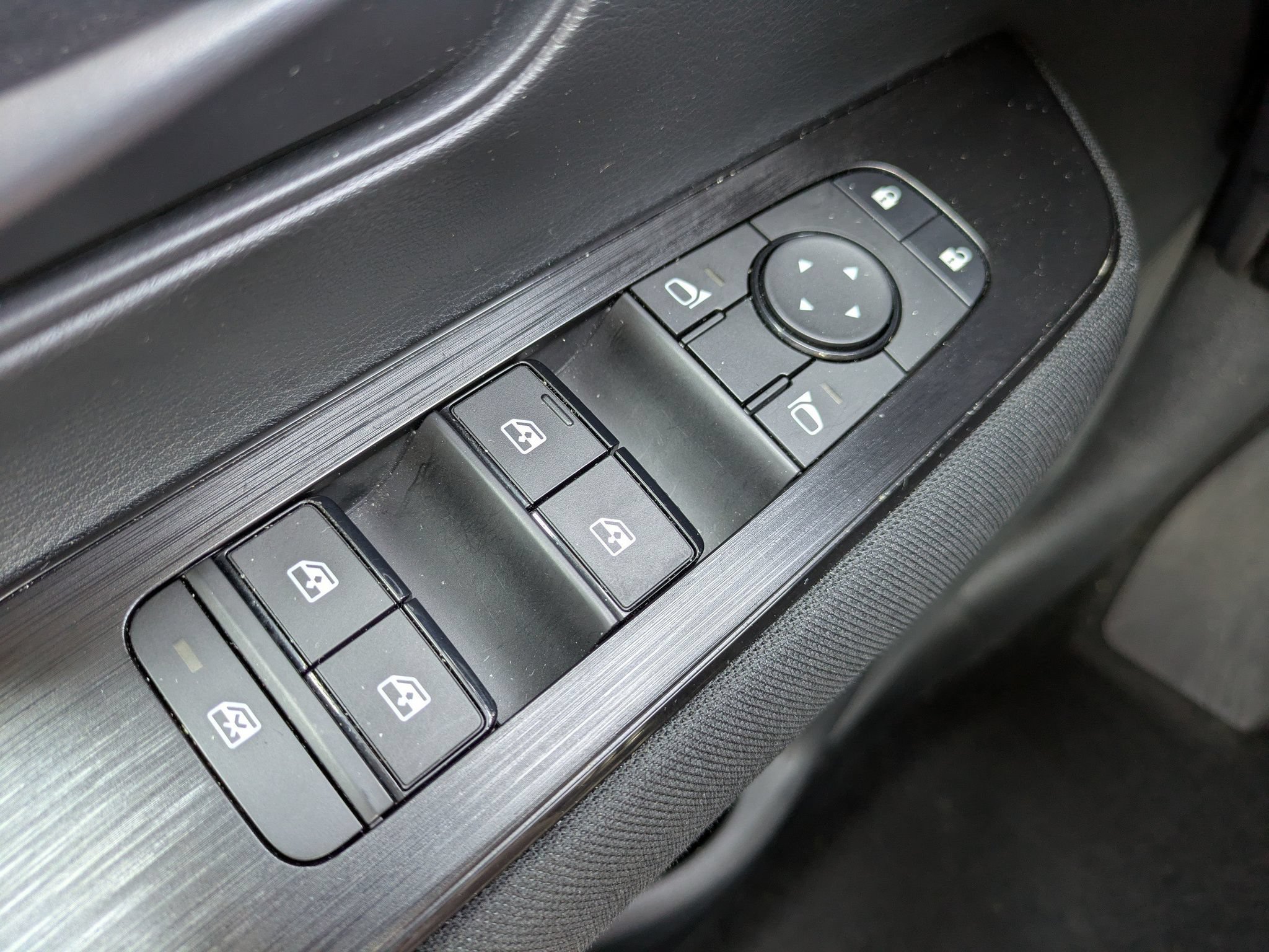 Certified 2025 Nissan Kicks S FWD image 23