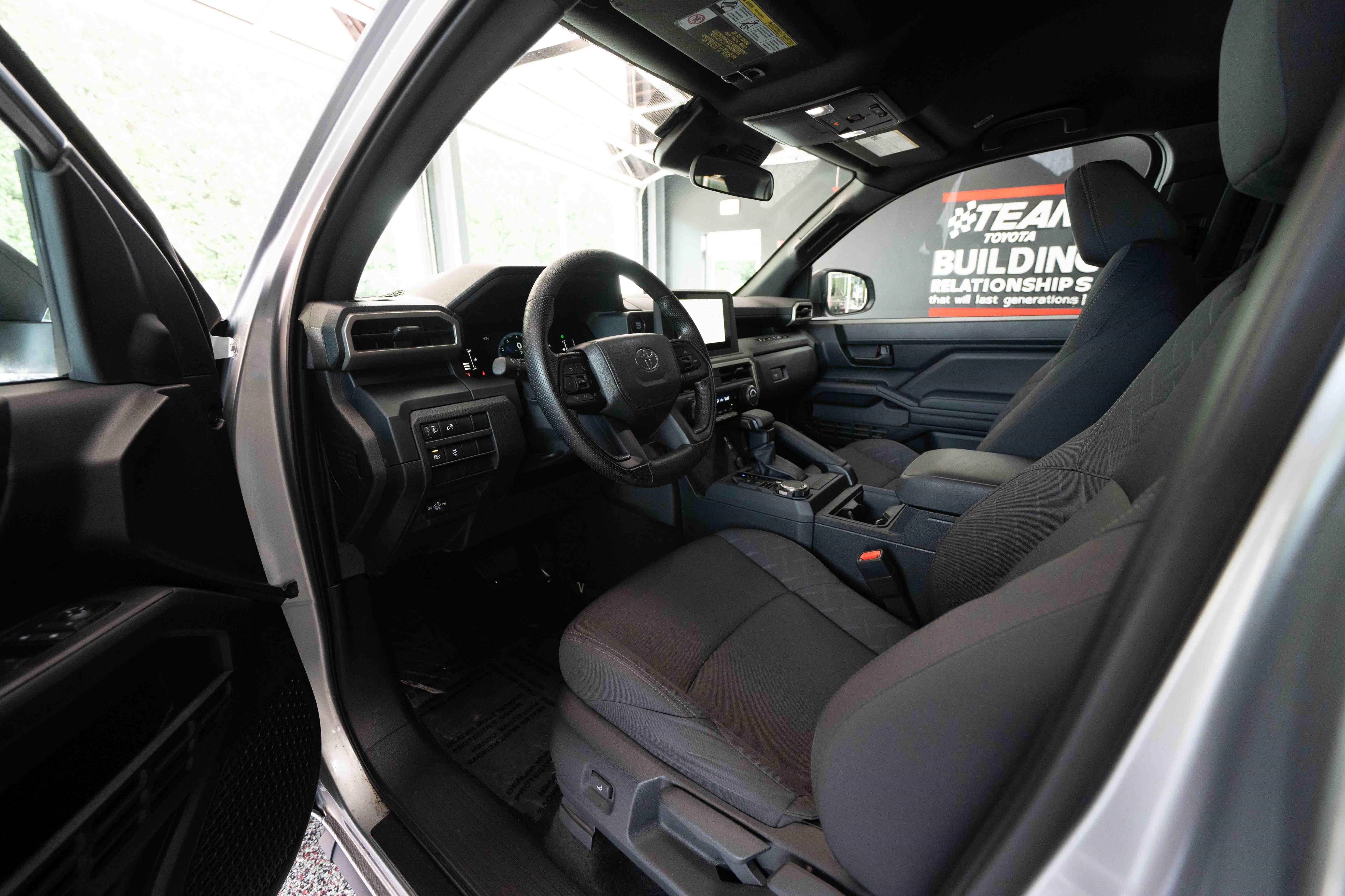 Used 2025 Toyota Tacoma SR w/ SR Upgrade Package AWD/4WD image 8