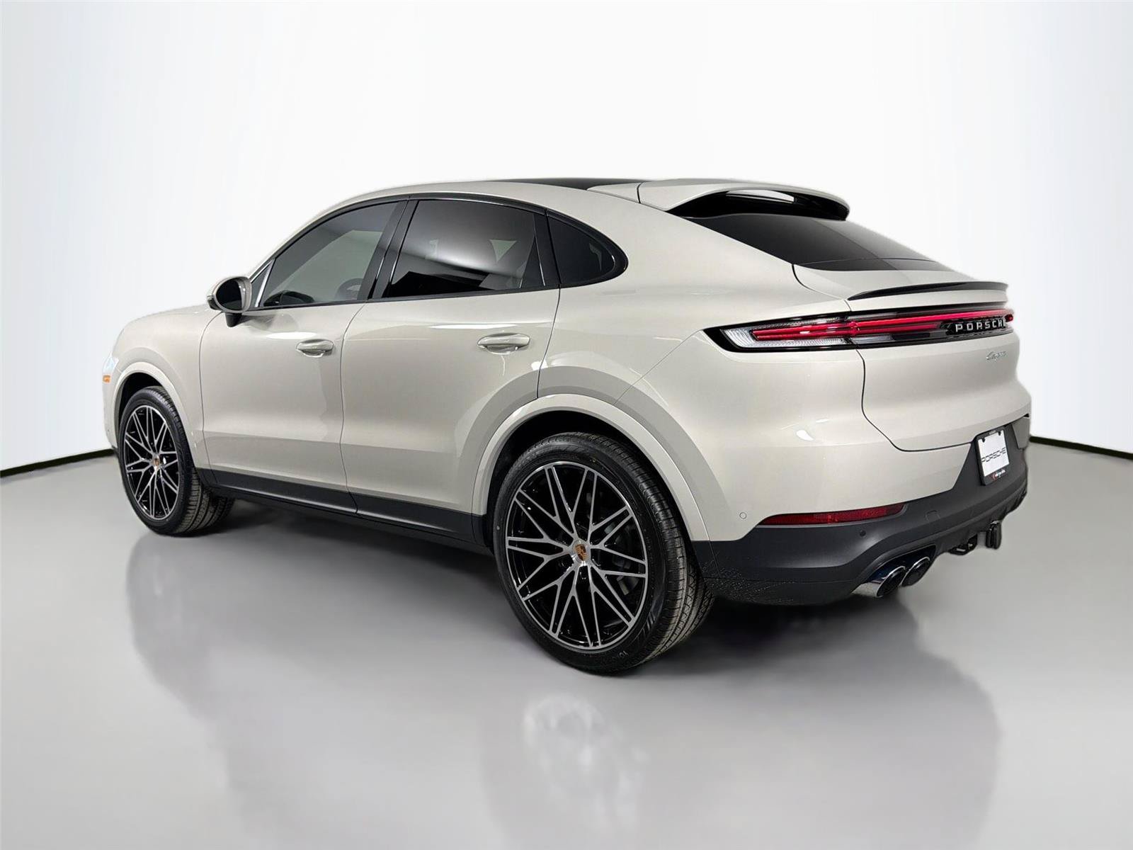 Certified 2026 Porsche Cayenne Coupe AWD/4WD image 3