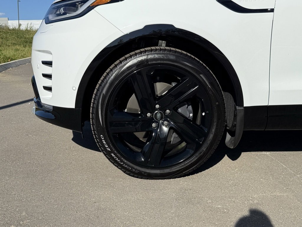 New 2026 Land Rover Discovery Limited Edition image 10