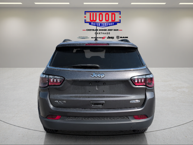 Used 2024 Jeep Compass Latitude AWD/4WD image 3
