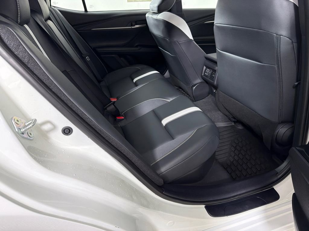 Used 2025 Toyota Camry SE w/ Convenience Package image 15