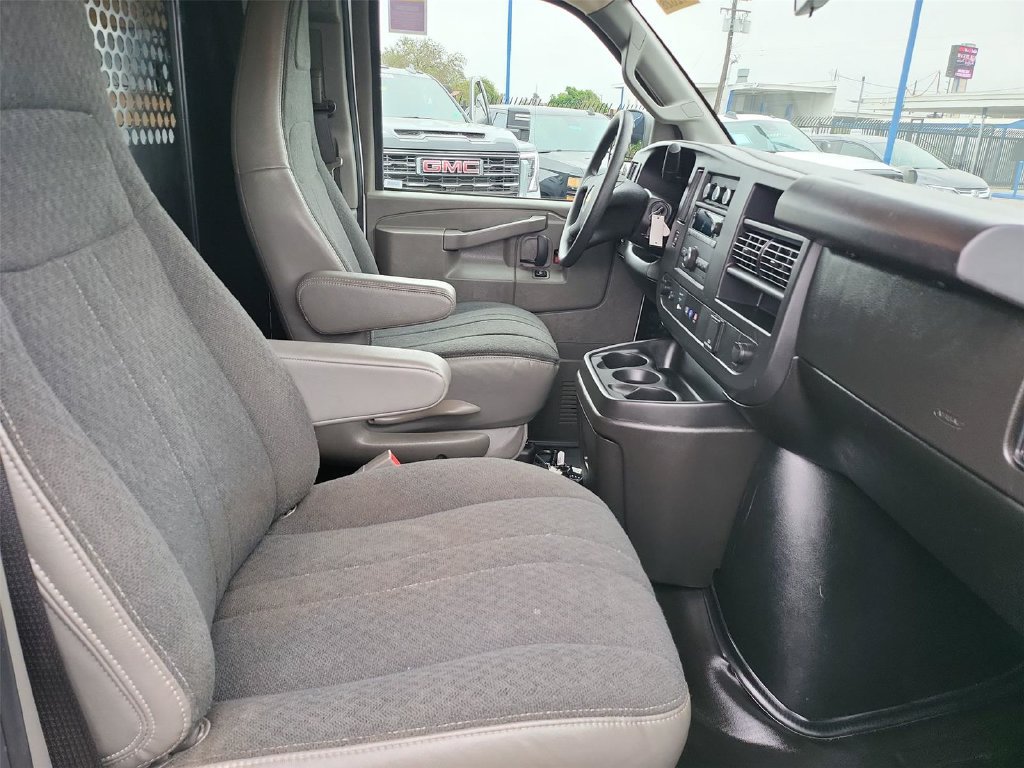 Used 2024 Chevrolet Express 2500 w/ Driver Convenience Package RWD image 16