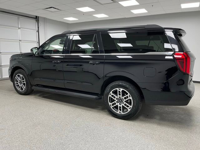 Used 2025 Ford Expedition Max Active AWD/4WD image 7