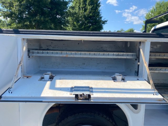 Used 2015 Ford F550 2WD Crew Cab Super Duty image 9