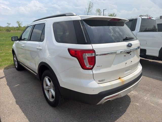 Used 2016 Ford Explorer XLT w/ Equipment Group 202A AWD/4WD image 11