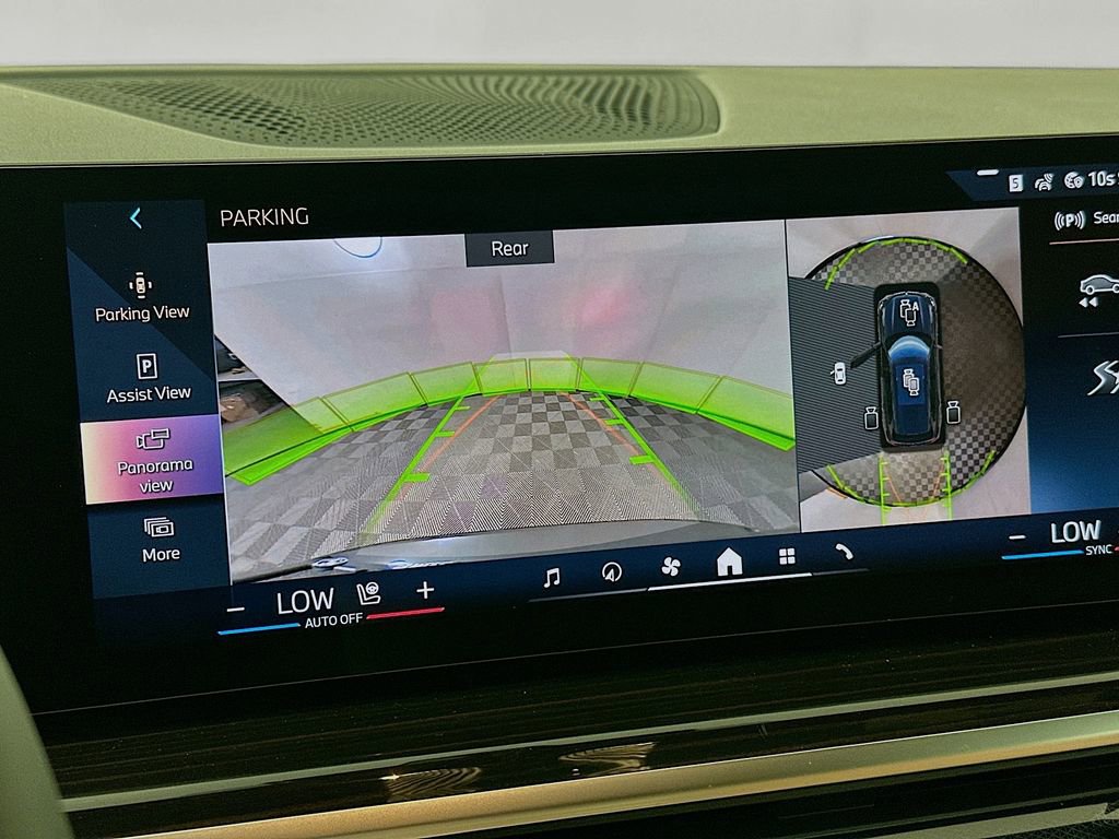 New 2026 BMW X5 xDrive50e w/ M Sport Package image 17