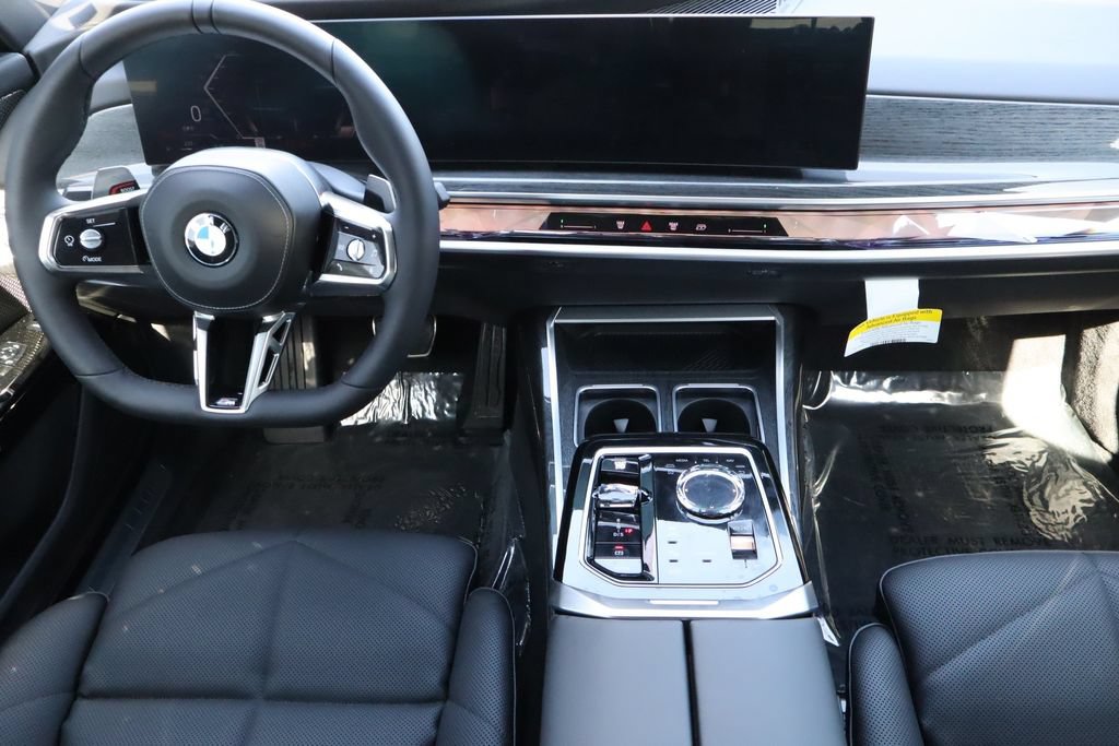 Used 2026 BMW 740i w/ Premium Package RWD image 30