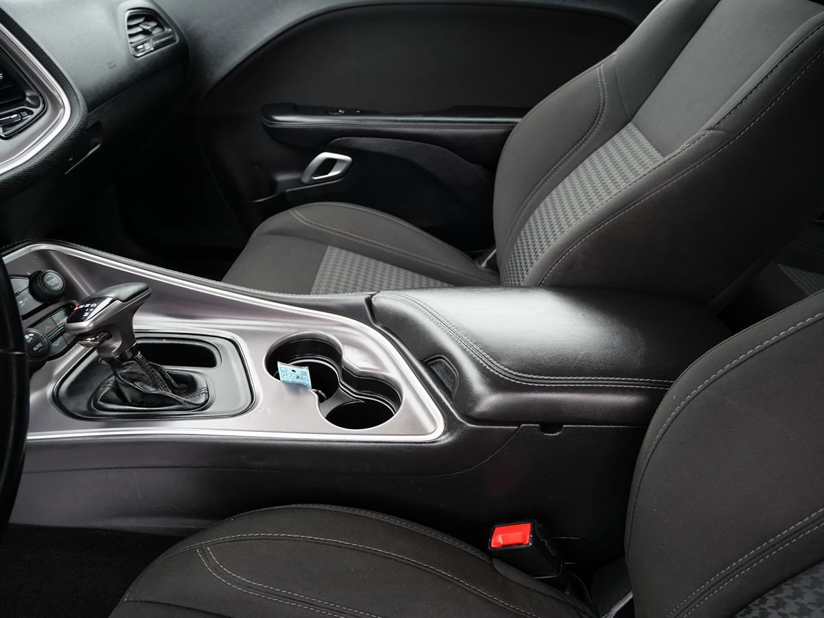 Used 2020 Dodge Challenger SXT AWD/4WD image 18