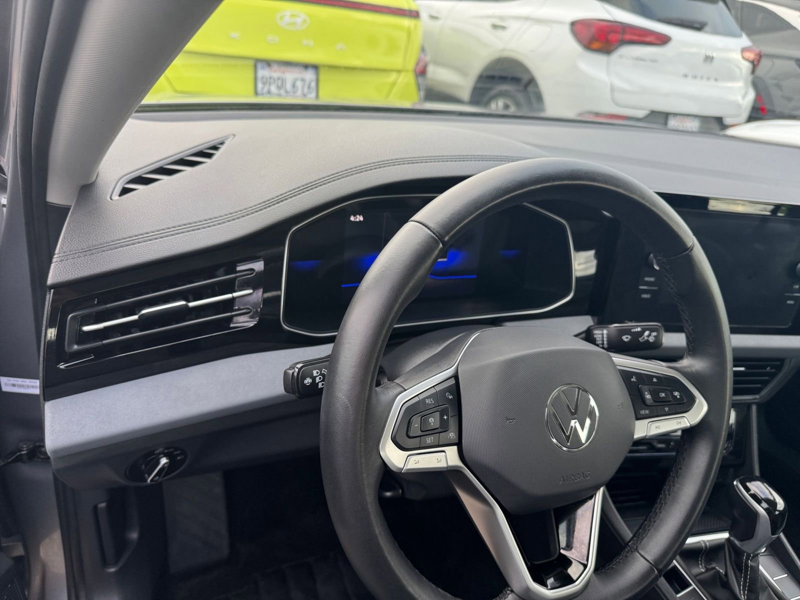 Used 2025 Volkswagen Jetta SE image 35