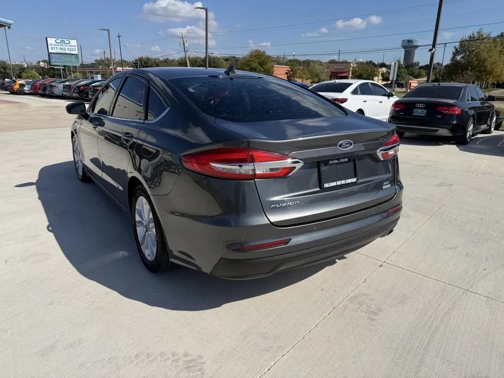 Used 2020 Ford Fusion SE FWD image 6