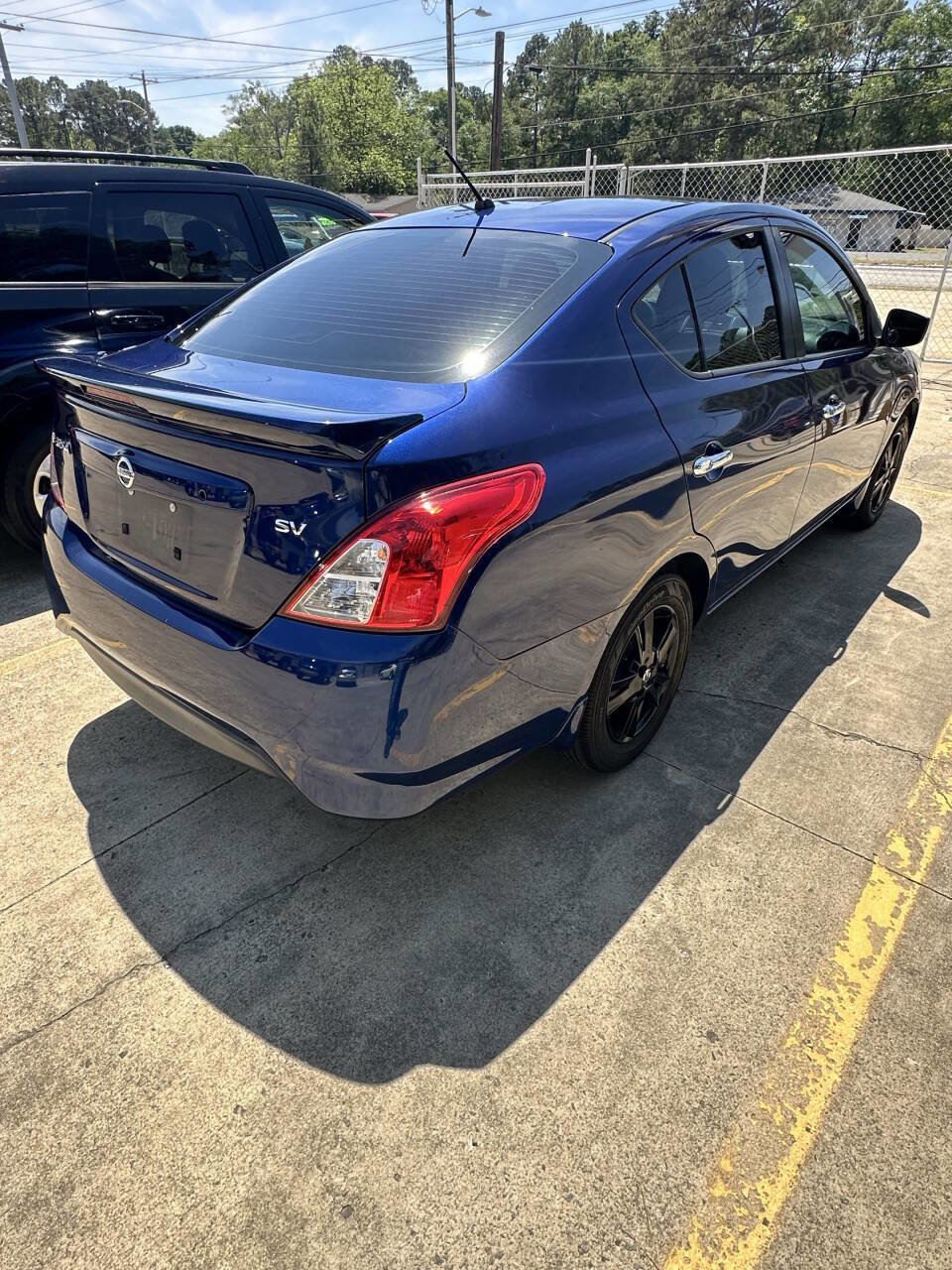 Used 2019 Nissan Versa SV image 6
