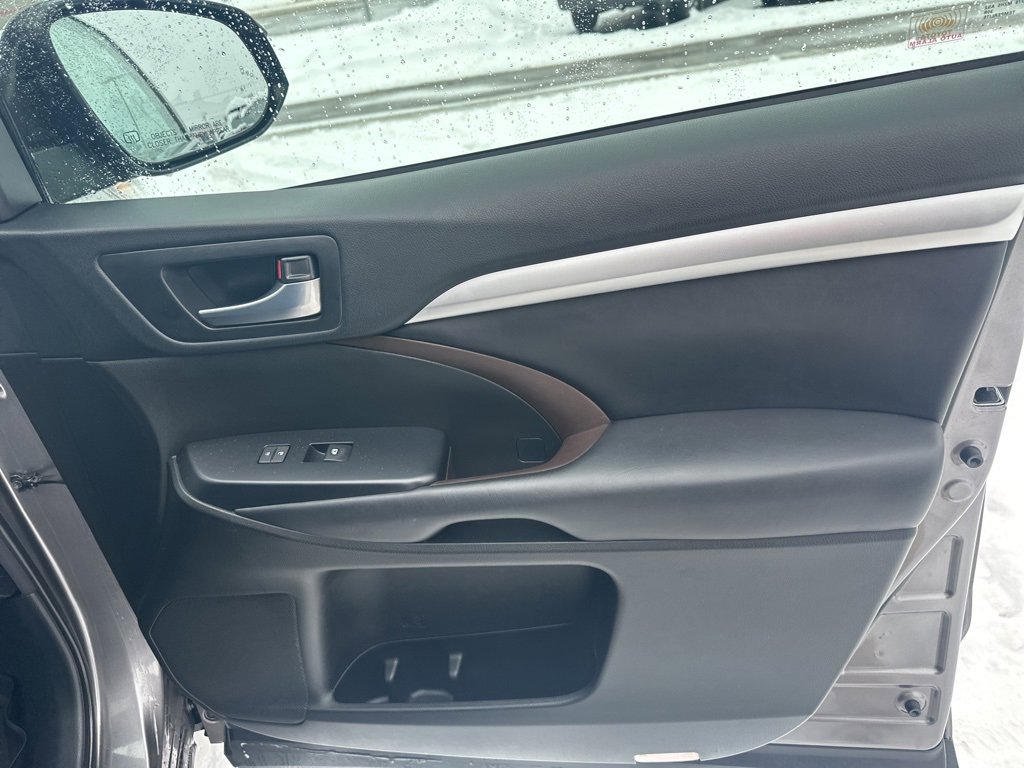 Used 2018 Toyota Highlander XLE image 8