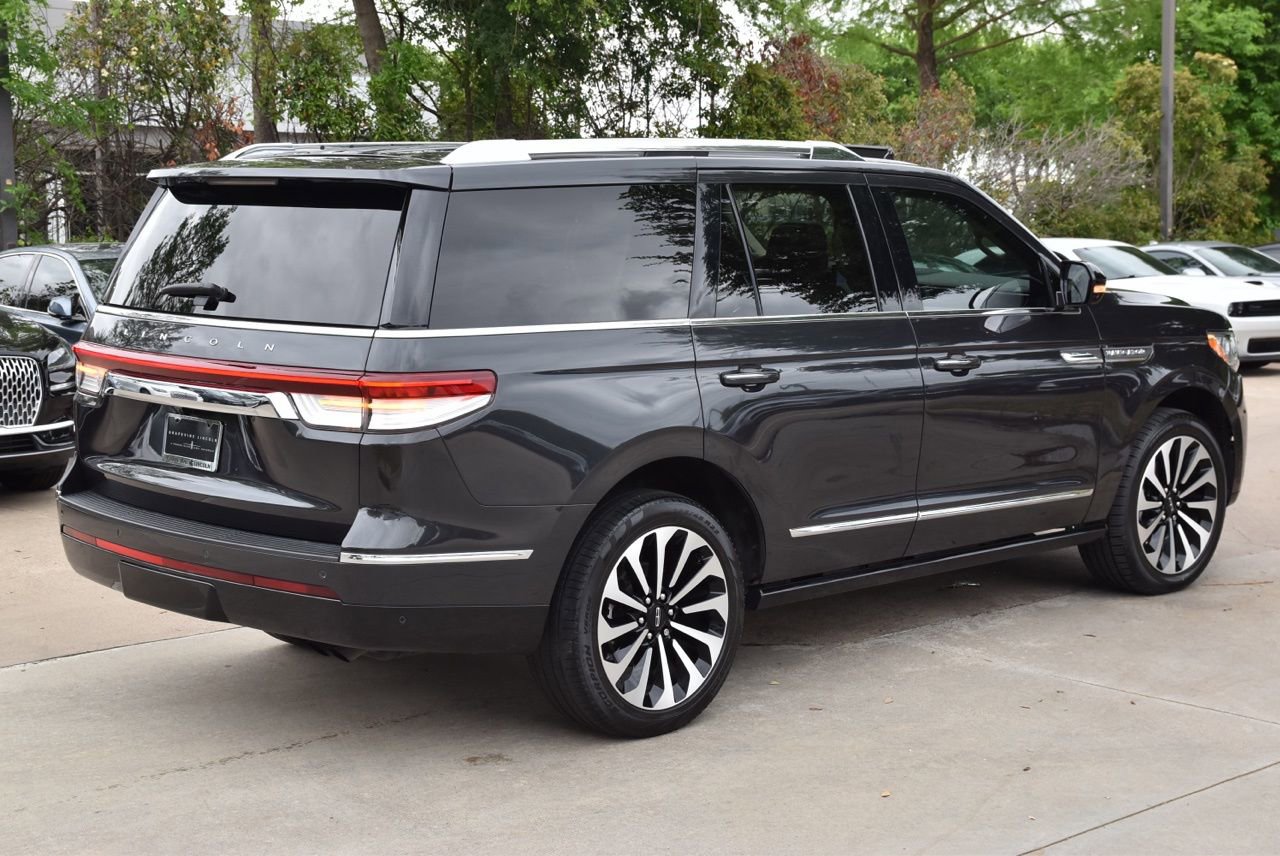 Used 2024 Lincoln Navigator Reserve AWD/4WD image 5