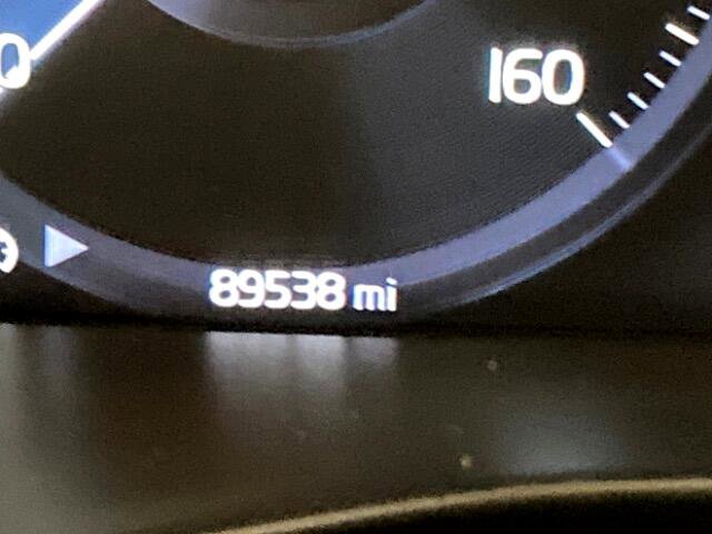 Used 2019 Volvo XC40 T5 Momentum image 28