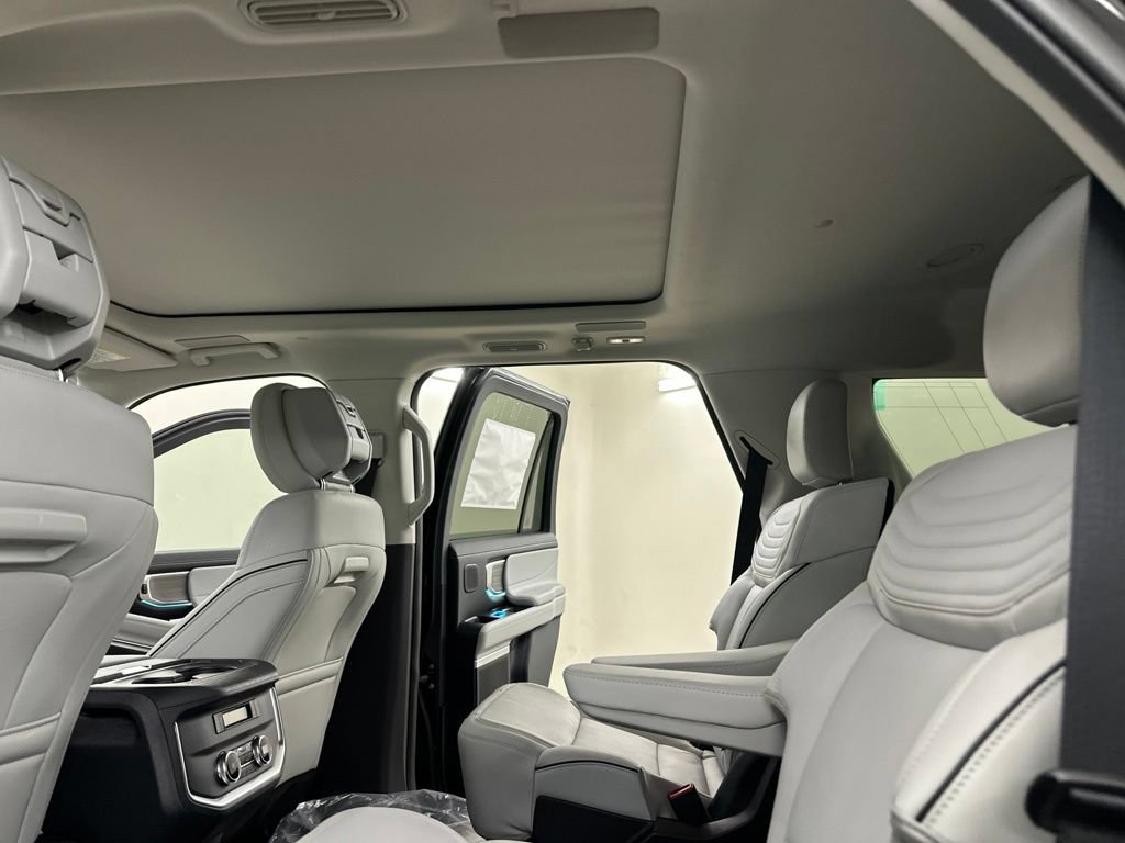 New 2027 Ford Expedition Platinum w/ Platinum Ultimate Package AWD/4WD image 33