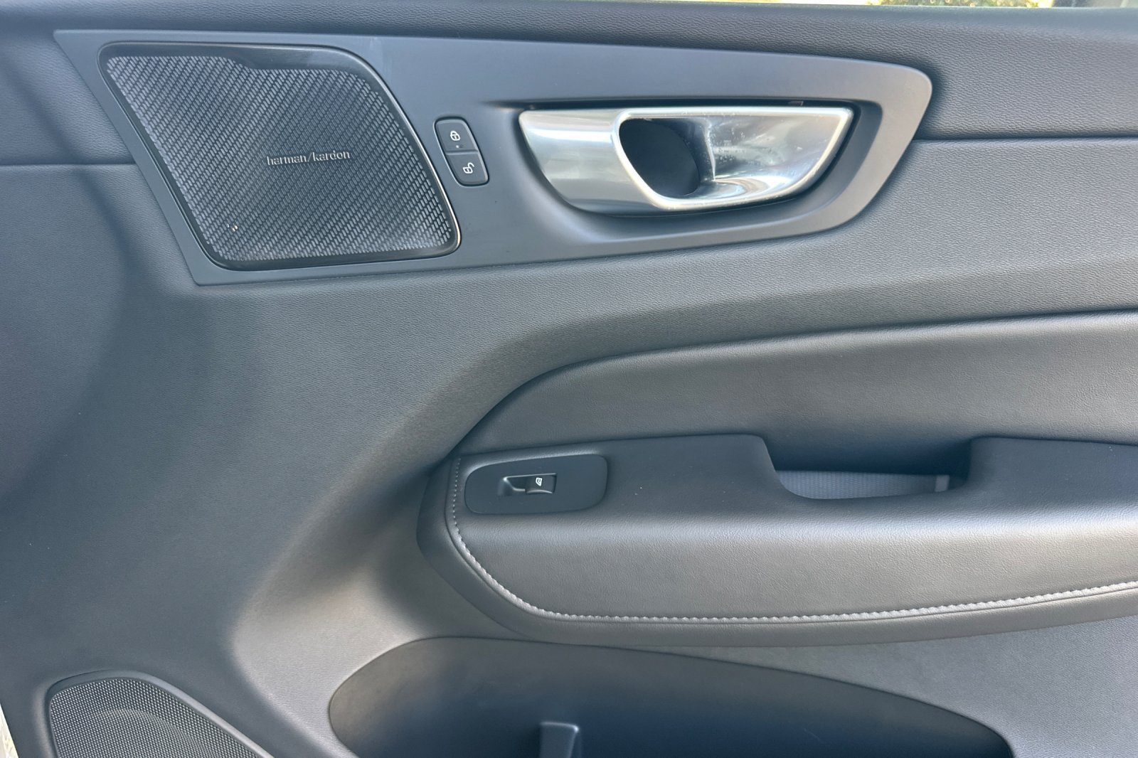 Certified 2023 Volvo XC60 T8 Plus AWD/4WD image 20