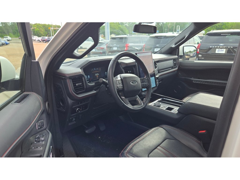Used 2024 Ford Expedition Limited image 7