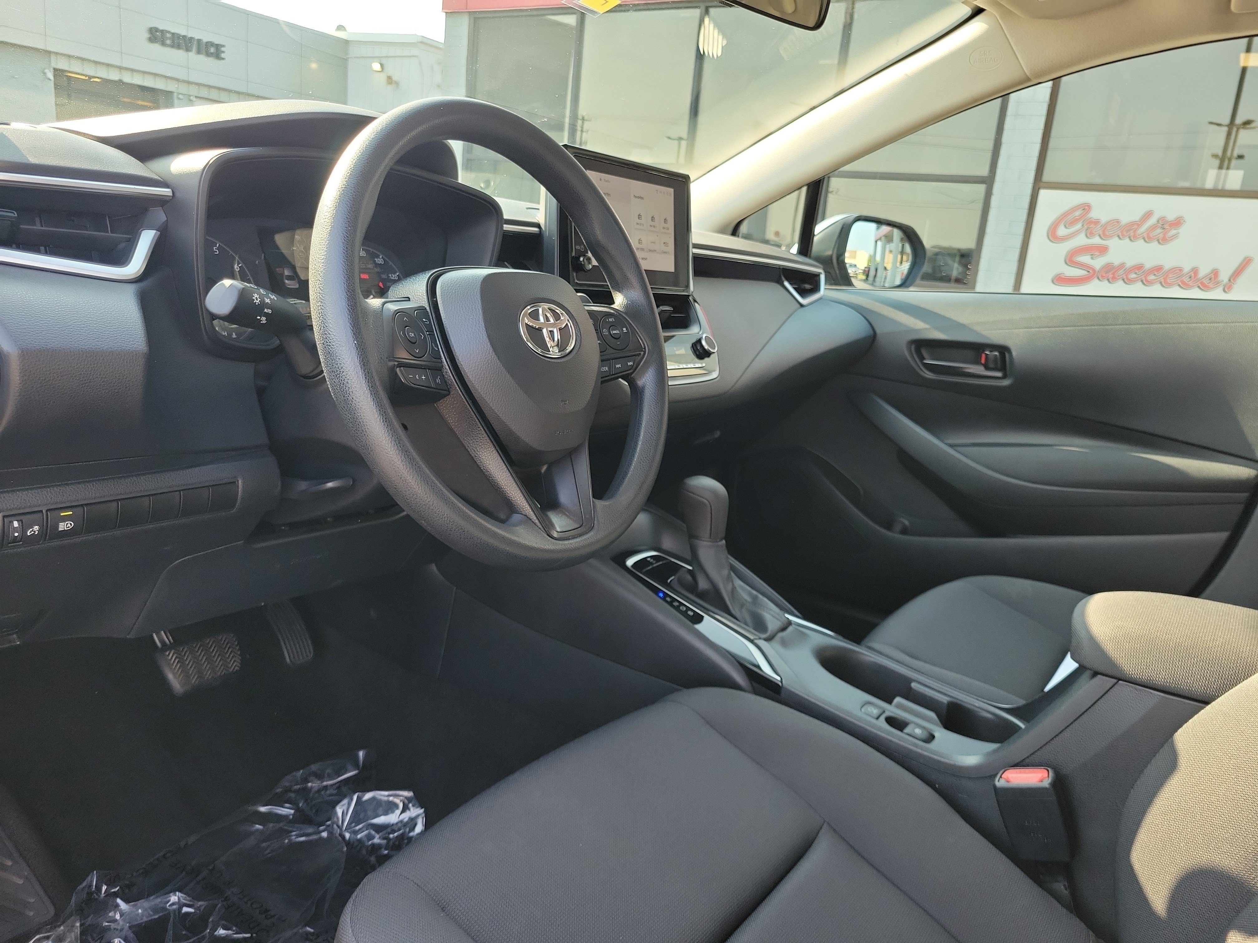 Used 2024 Toyota Corolla LE FWD image 19
