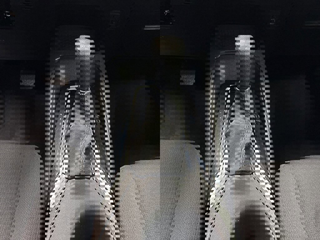 Used 2025 Toyota Corolla LE image 33