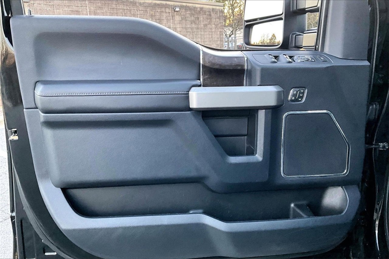 Used 2022 Ford F250 Lariat w/ Tremor Off-Road Package image 27