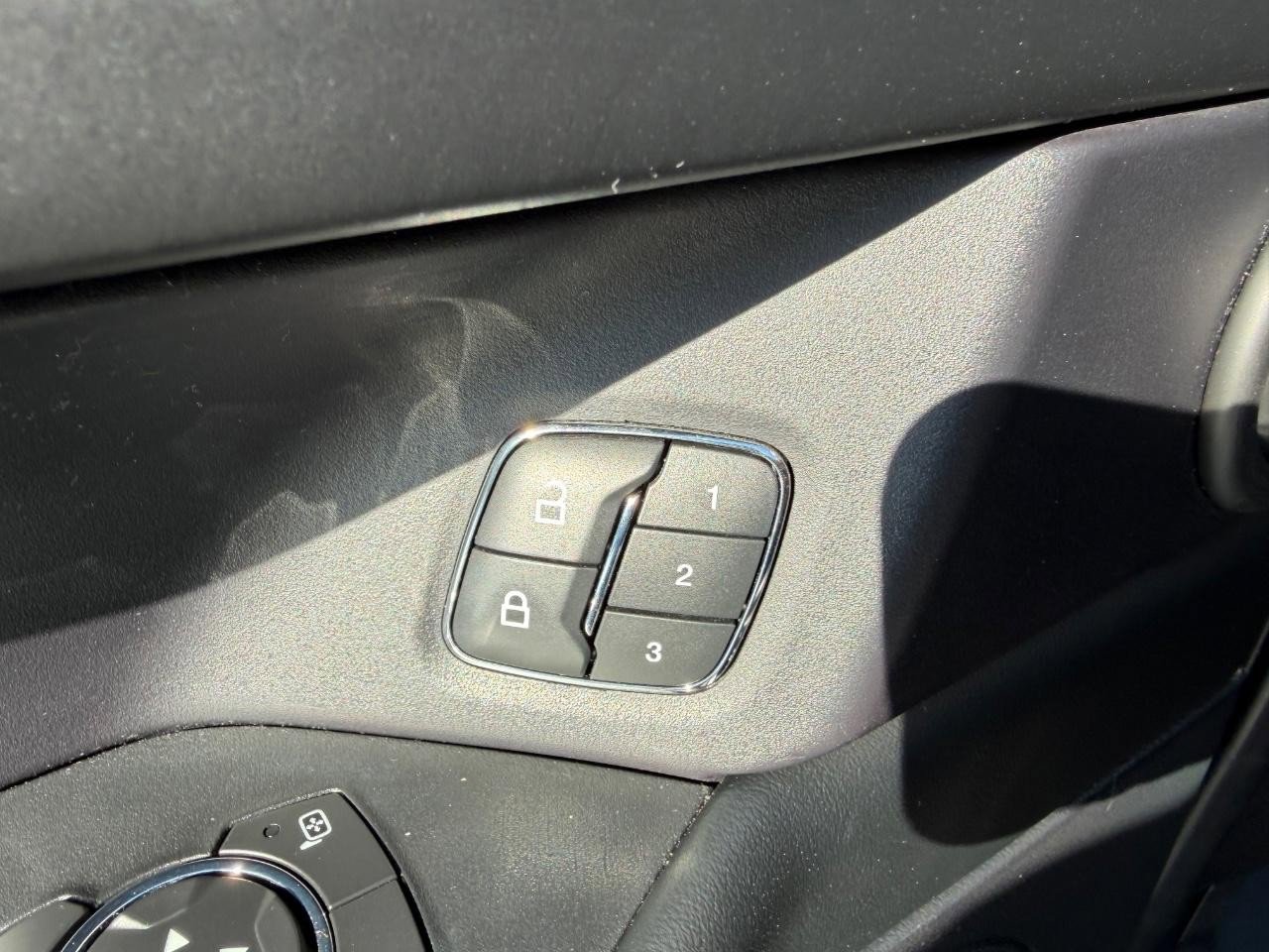 Used 2021 Ford Expedition Max Platinum image 24