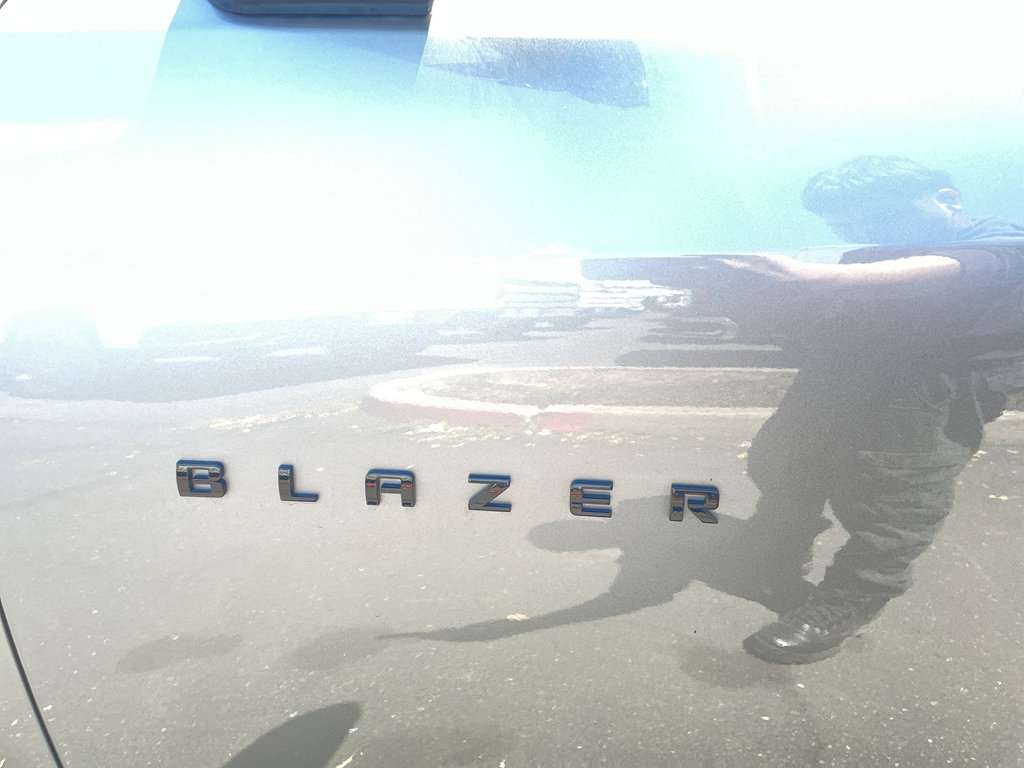 Used 2025 Chevrolet Blazer LT w/ Midnight/Sport Edition image 9