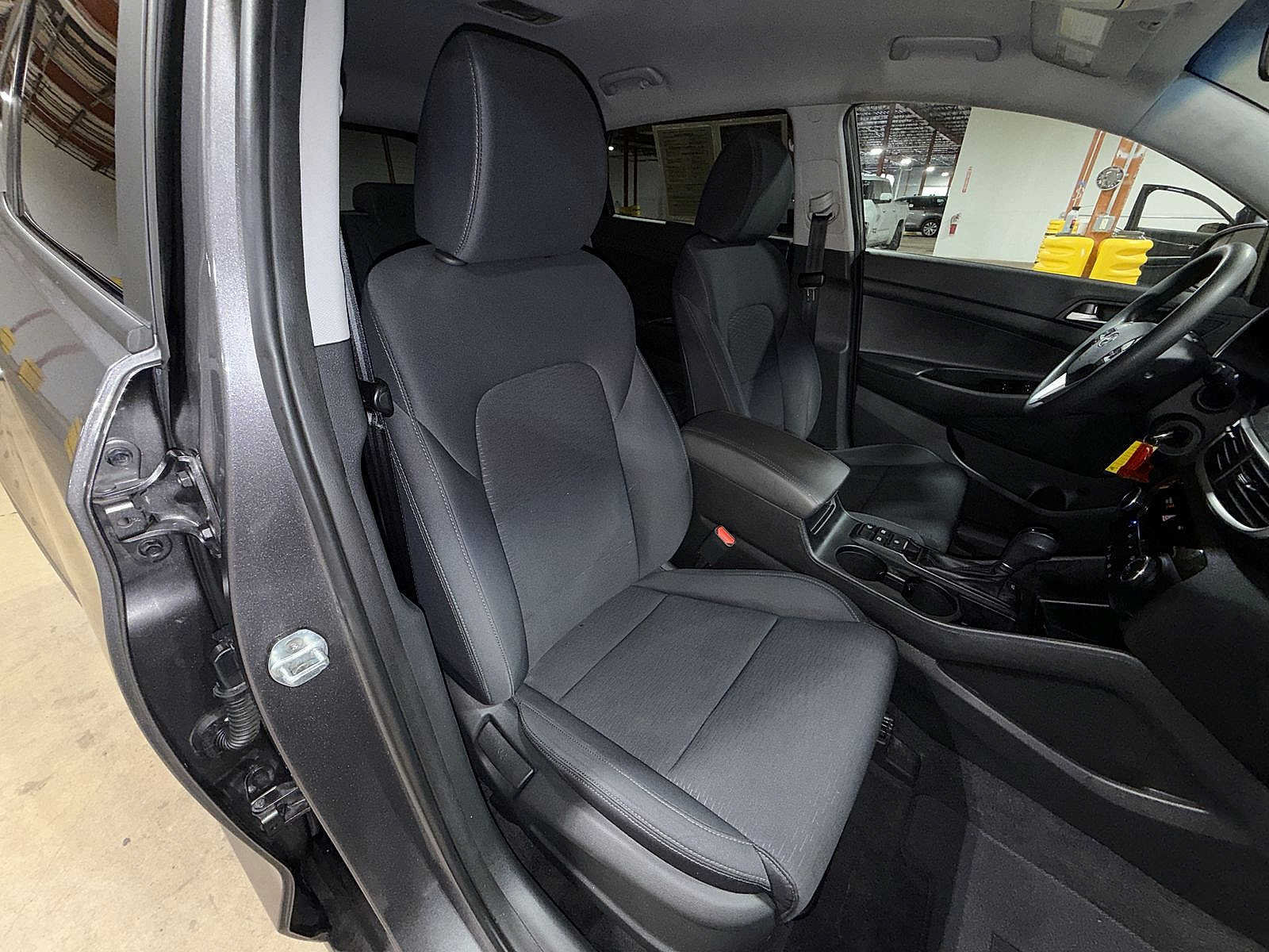 Used 2020 Hyundai Tucson SE AWD/4WD image 16