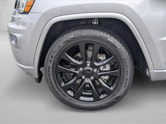 Used 2018 Jeep Grand Cherokee Altitude image 23