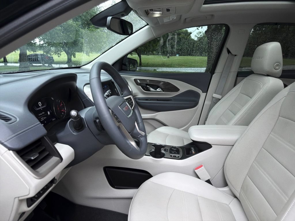 Used 2024 GMC Terrain Denali w/ Denali Premium Package AWD/4WD image 24