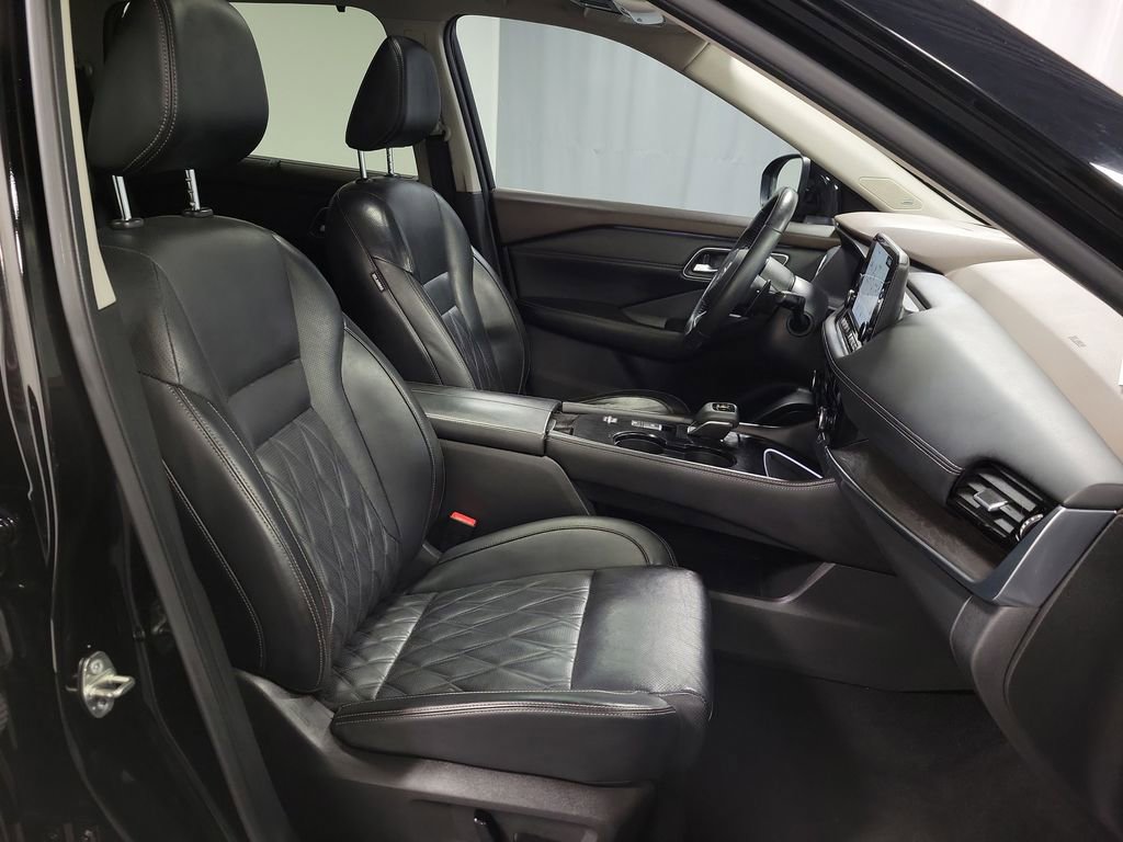 Used 2021 Nissan Rogue Platinum image 28