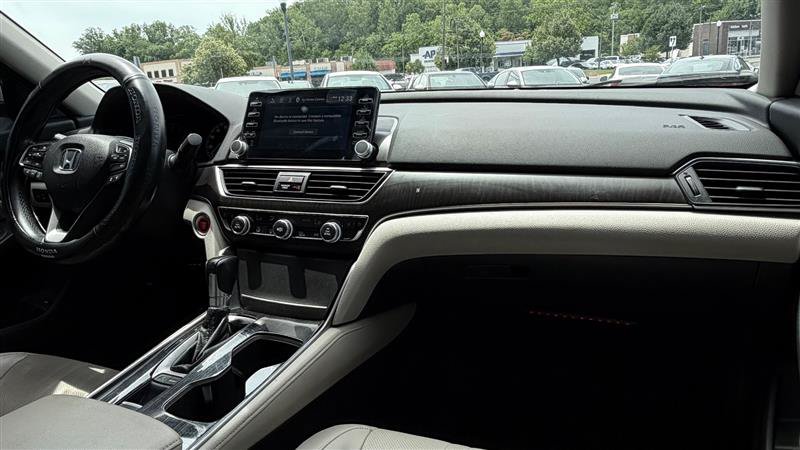 Used 2018 Honda Accord Touring image 37