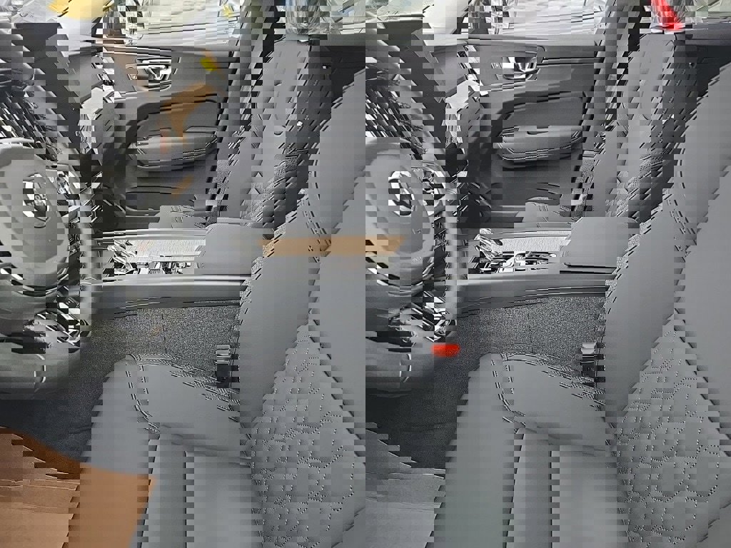 New 2026 Volvo XC60 B5 Plus w/ Protection Package Premier image 8