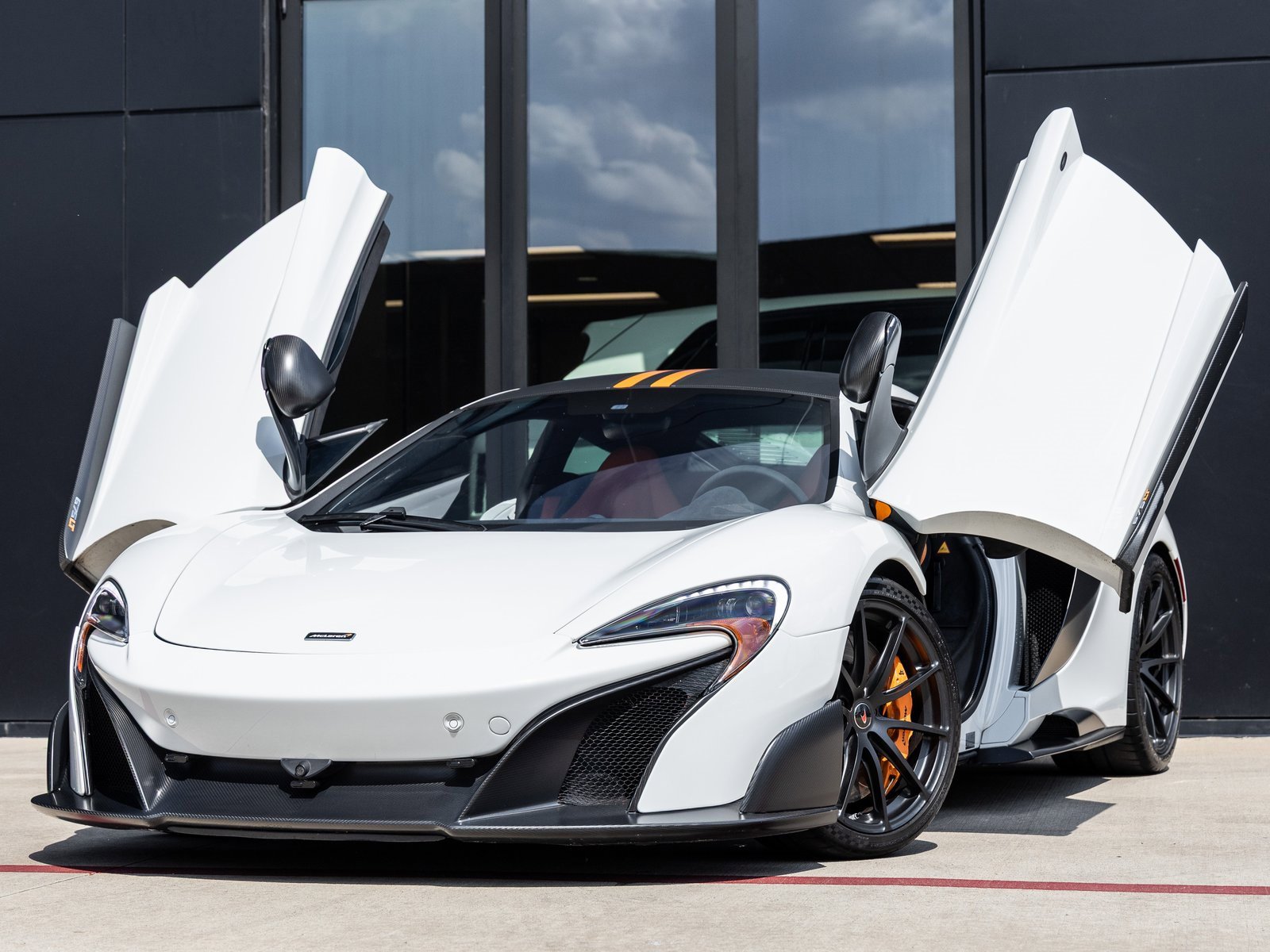 Used 2016 McLaren 675LT Coupe image 2