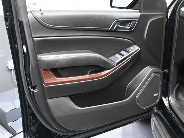 Used 2019 GMC Yukon XL SLE w/ Convenience Package image 3