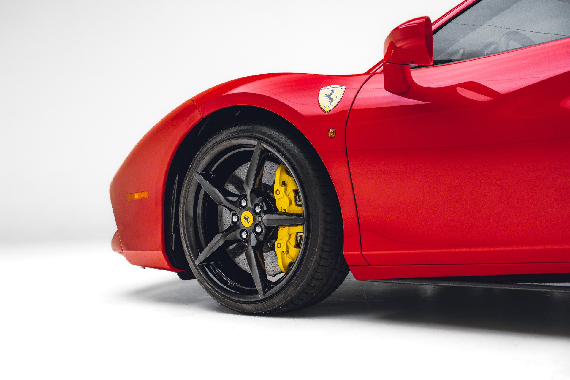 Used 2017 Ferrari 488 GTB RWD image 15