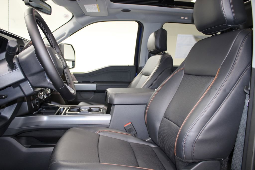 New 2026 Ford F250 Lariat w/ Black Appearance Package image 21