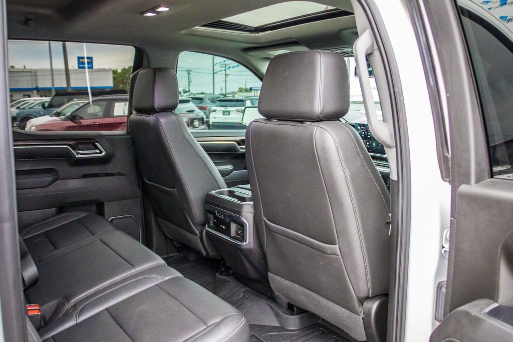 Used 2022 GMC Sierra 1500 SLT image 16