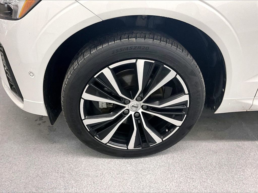 Used 2024 Volvo XC60 B5 Plus image 7
