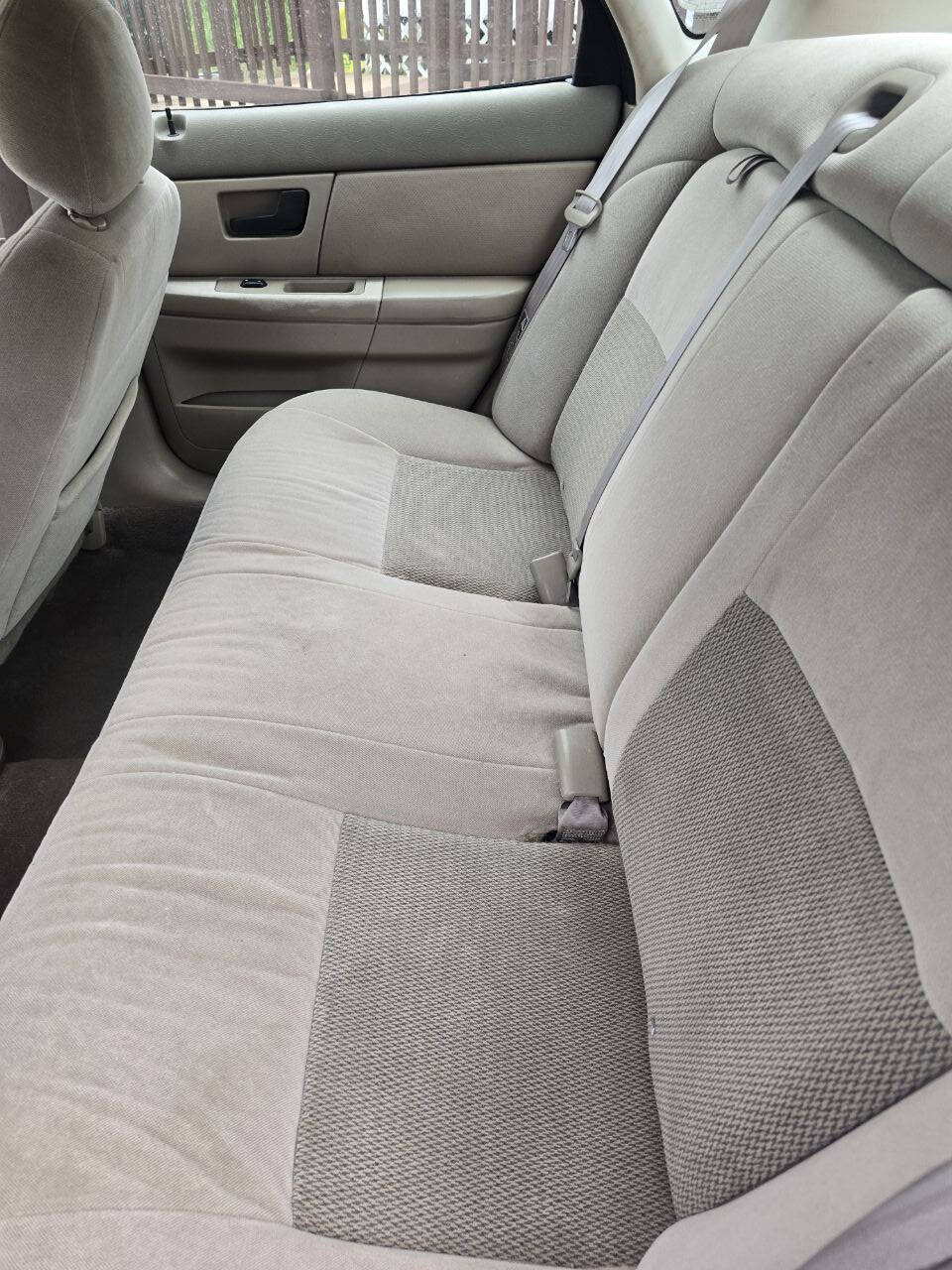Used 2003 Ford Taurus SES FWD image 16