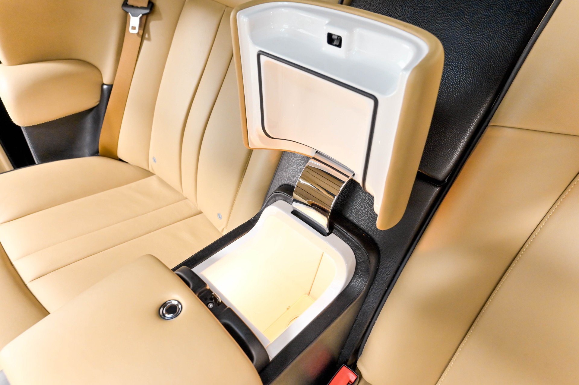 Used 2013 Rolls-Royce Phantom Sedan RWD image 39