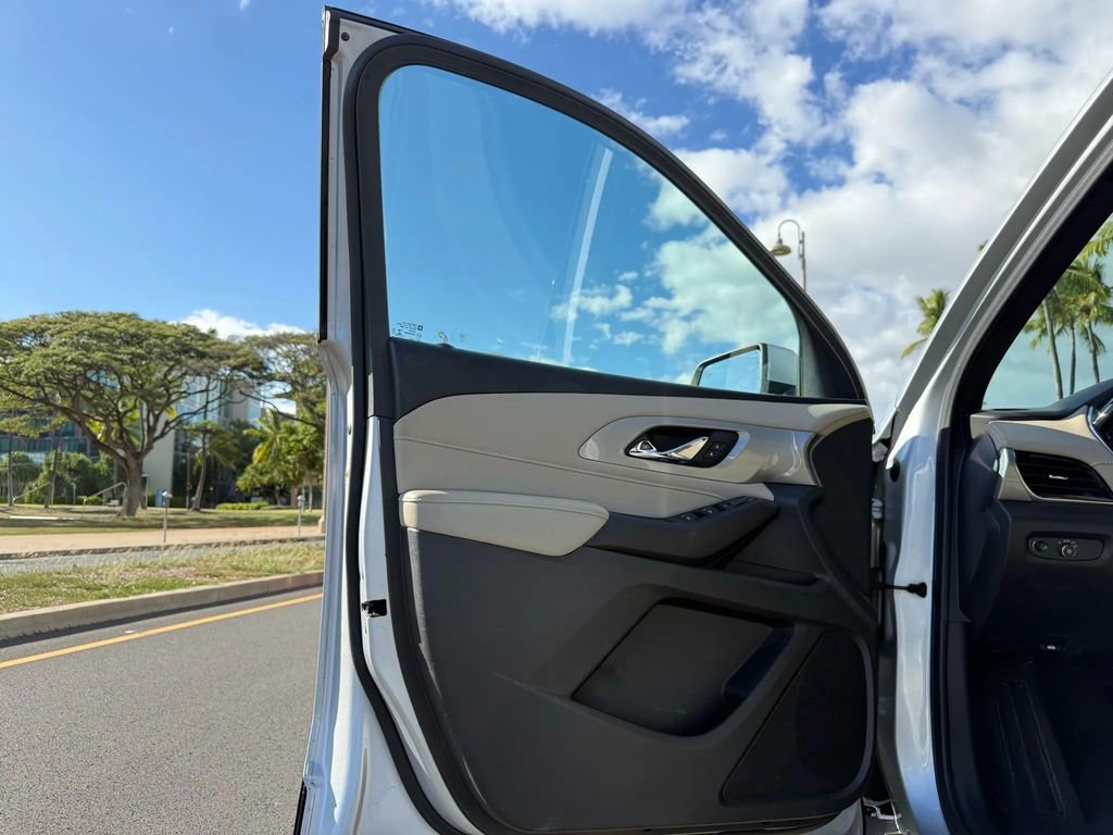 Used 2022 Chevrolet Traverse LT w/ LPO, Cargo Package image 15