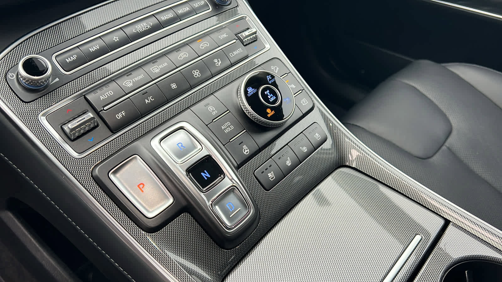 Used 2023 Hyundai Santa Fe Limited w/ Cargo Package image 13