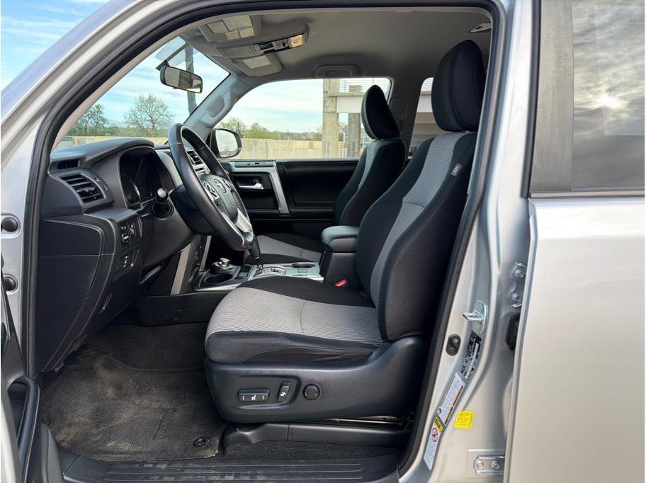 Used 2017 Toyota 4Runner SR5 image 10